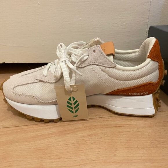 NWT New Balance 327 Retro 70s Sneakers in Sea Salt with Rust Oxide Size 6.5 - Picture 6 of 8